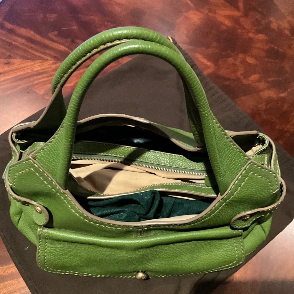 TOD’S spring green leather hand bag with gold capsules, three compartments - Picture 8 of 9